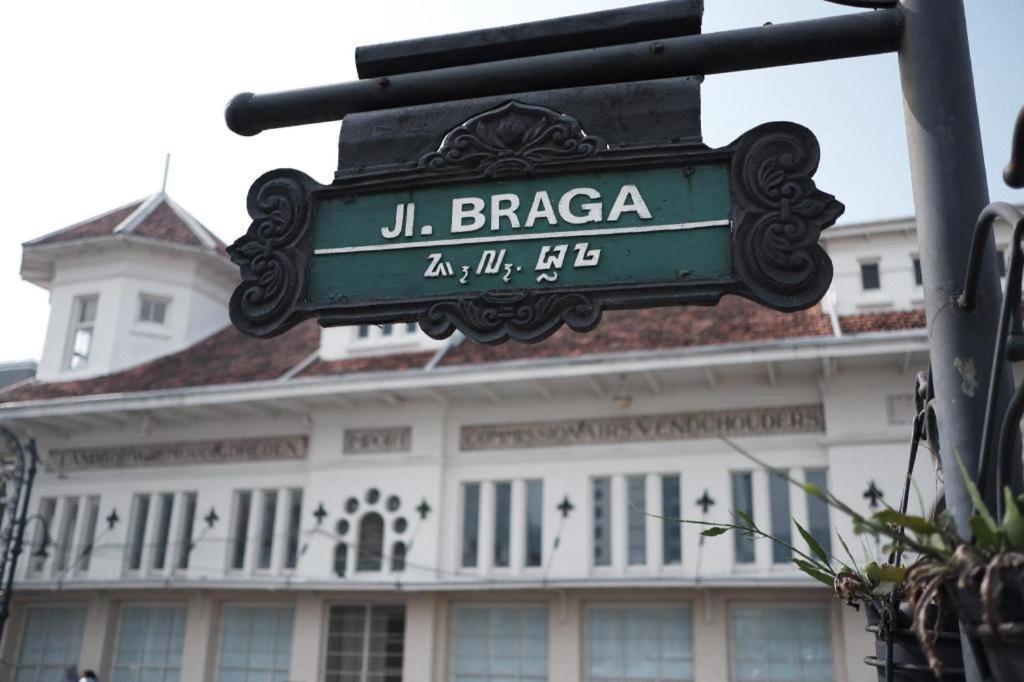 Mitra Bandung Hotel Exterior photo