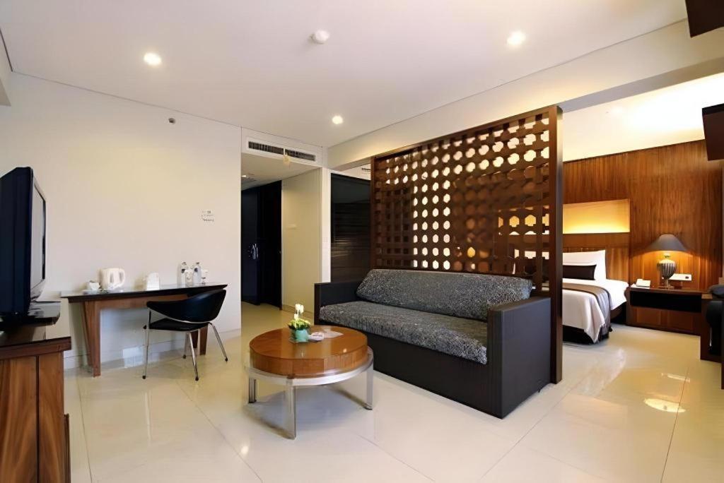 Mitra Bandung Hotel Exterior photo