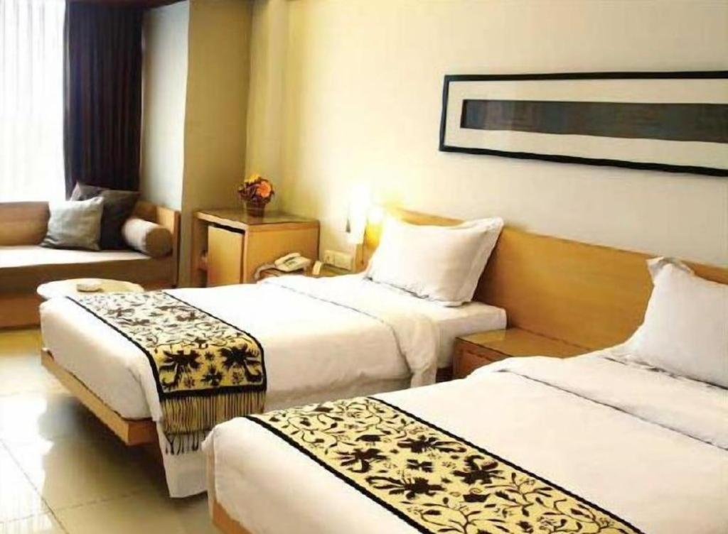 Mitra Bandung Hotel Exterior photo