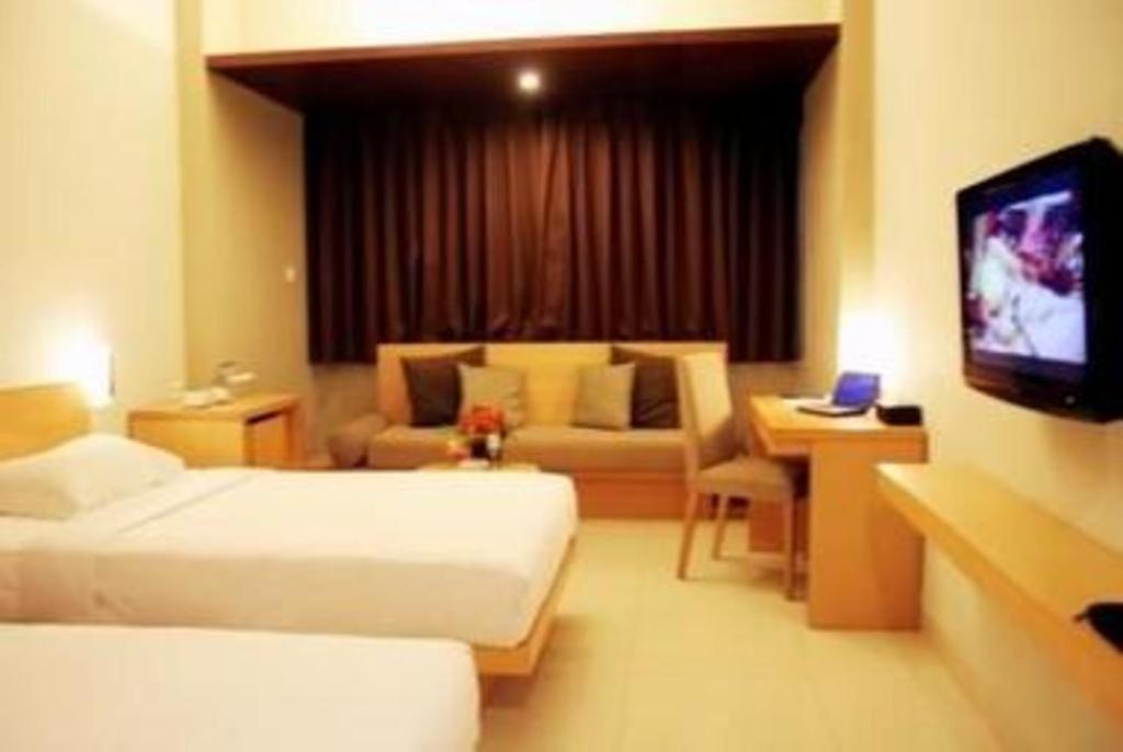 Mitra Bandung Hotel Exterior photo