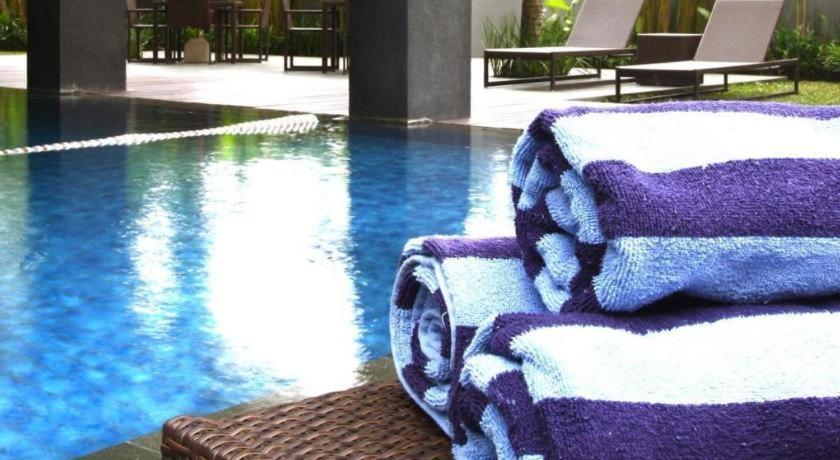 Mitra Bandung Hotel Exterior photo