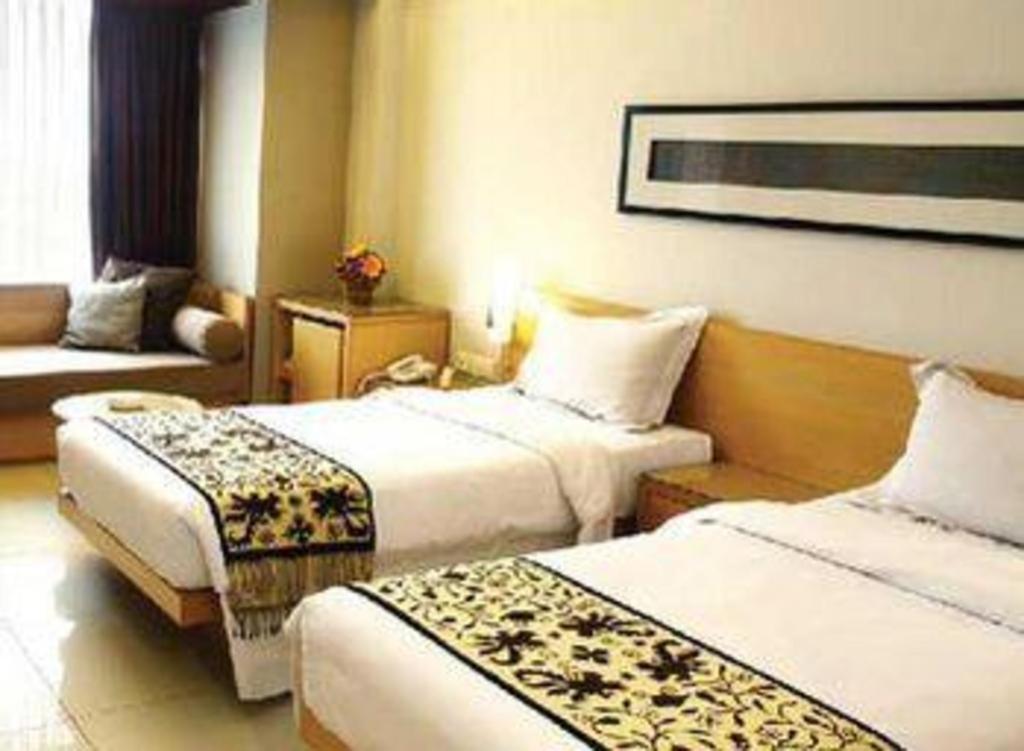 Mitra Bandung Hotel Exterior photo